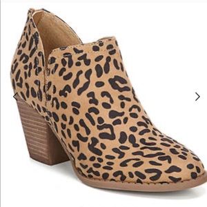 Carlos Santana leopard shooties